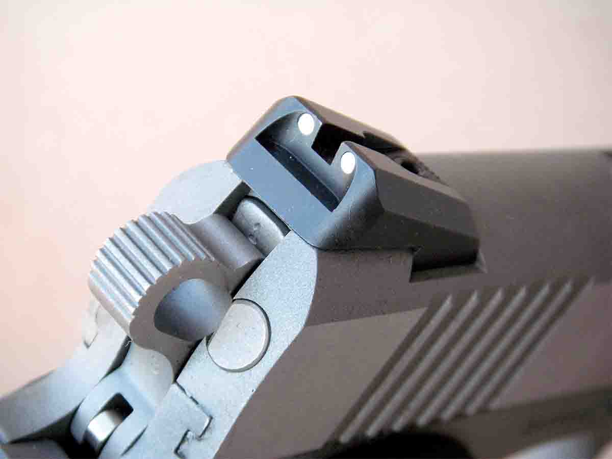 The Colt Delta Elite 10mm Auto features snag-free sights with white dots.